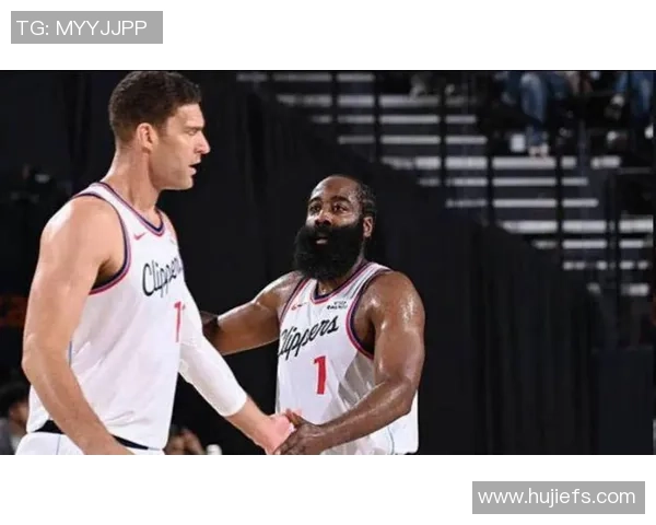 快船遭灰熊反转 近14战仅2胜！候补仅15分 小卡轰39分仍带不动